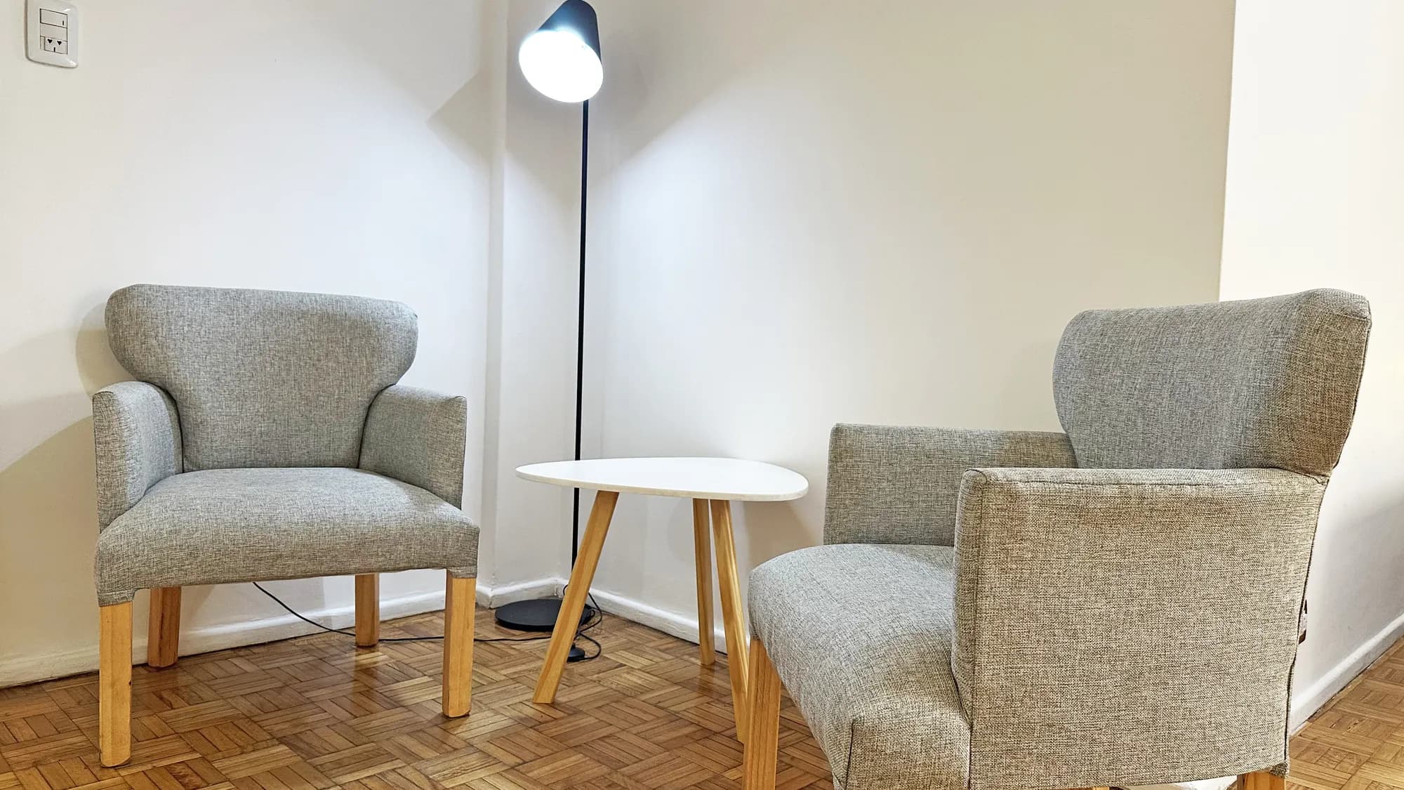 Estudio Nuevo y cálido con patio y parrilla 3